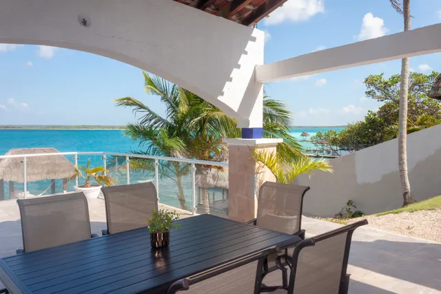 Costera 171 · Guest House