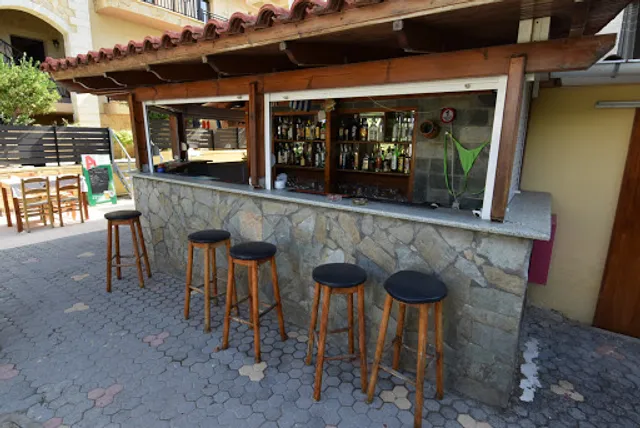 Romantza Family Tavern