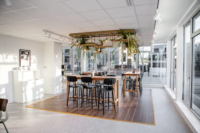 La Famille, Finest Lunch - Pilaterie