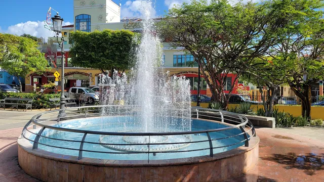 Plaza Don Alfredo Raffucci Bayron