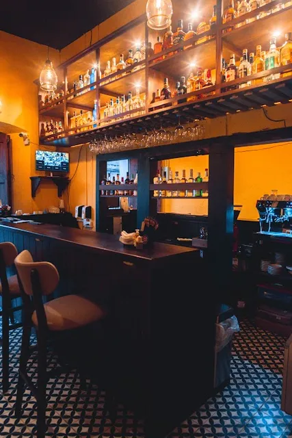 Carlos & Carlos Antigua