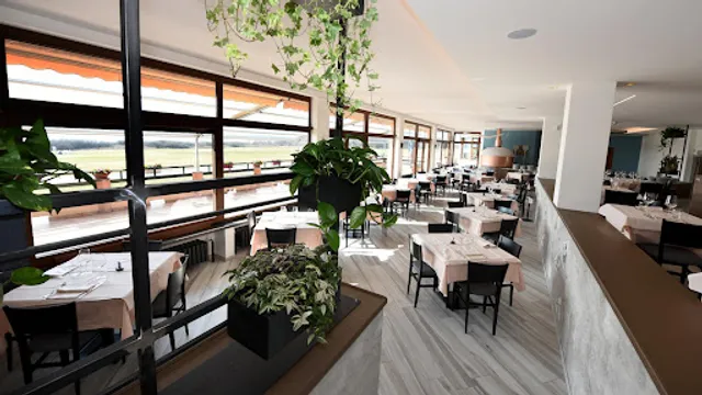 Ristorante con Pizzeria Volo a Vela