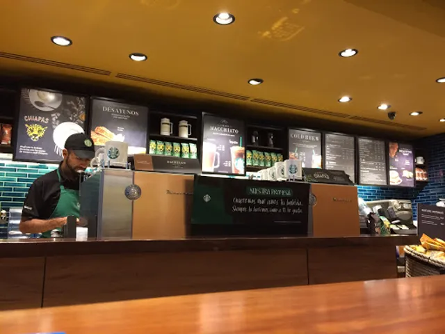 Starbucks Uptown Juriquilla