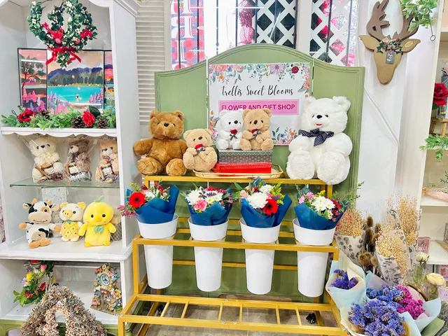 Trellis Sweet Blooms