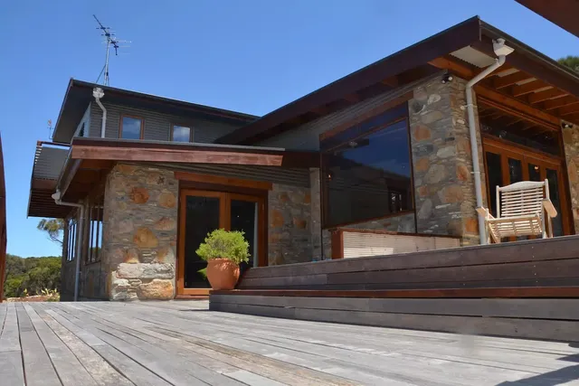 Of Stone and Wood Guesthouse