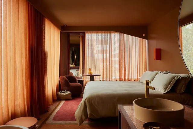 Hyde Melbourne Place