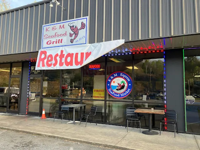 K & M Seafood Market and Grill