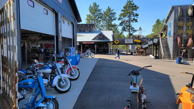 Bonnie & Clyde Gangster Park