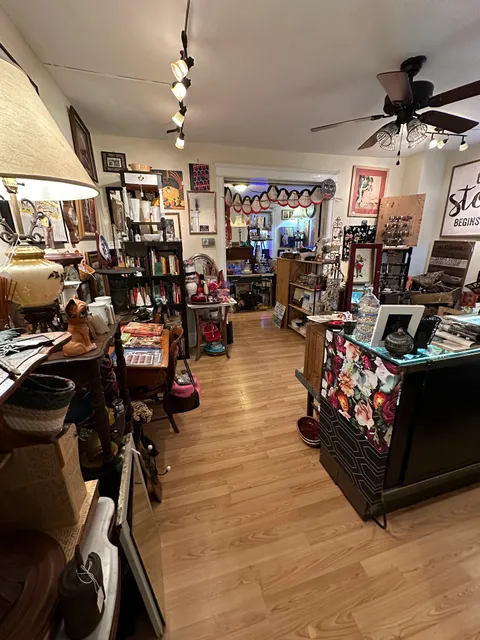 Pennsylvania Treasures 4 You - Antiques Vintage & Variety