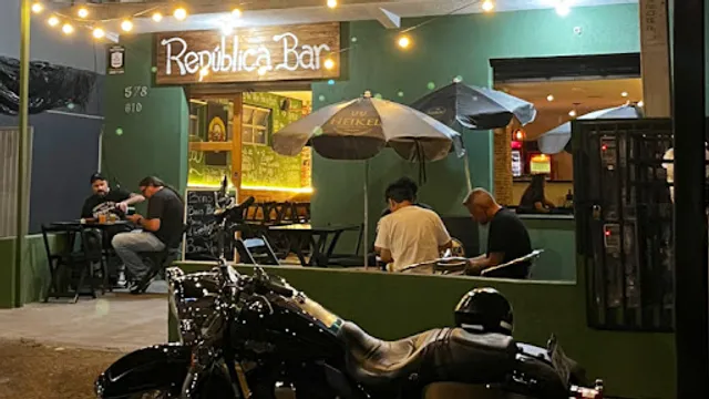 República Bar