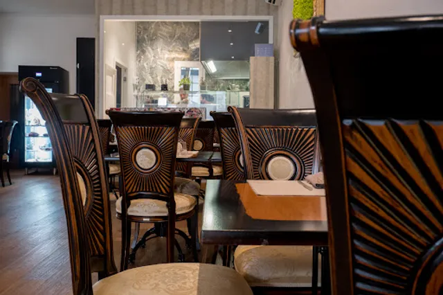 Wiennese Brace & Cantina