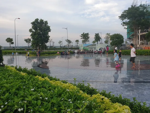 Công Viên Bến Du Thuyền Vạn Phúc