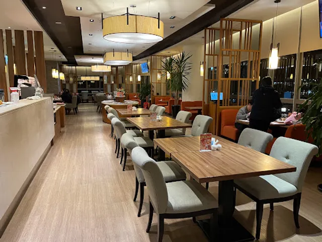 Gourmedise Fusion Cafe