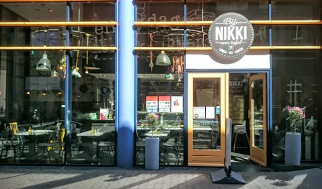 Bij NIKKI aan tafel