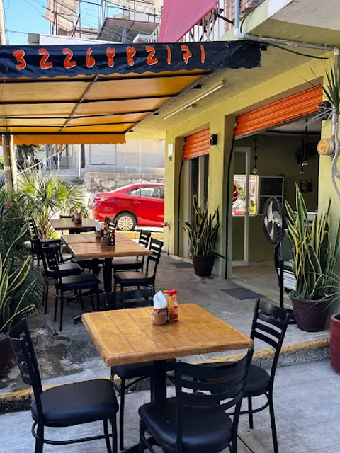 Aguachiles Charlie, mariscos / Seafood