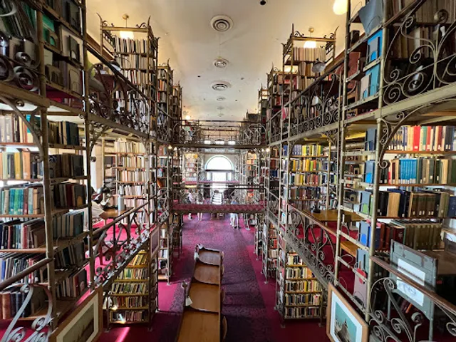Uris Library