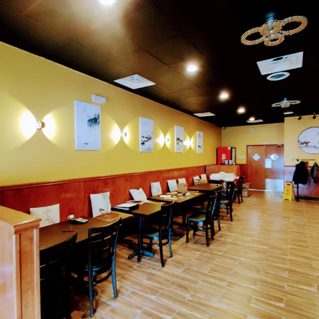 Yum Yum Asian Fusion .Chinese food Japanese food and thai