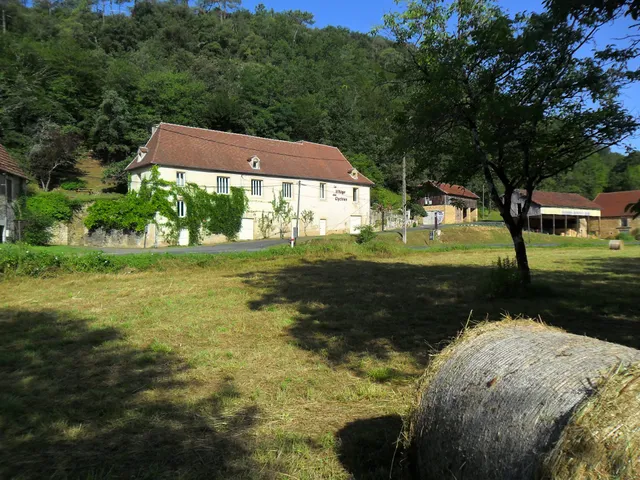 Le Village des Glycines