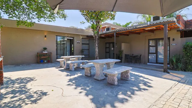 Bosveld in die stad 2 Guesthouse