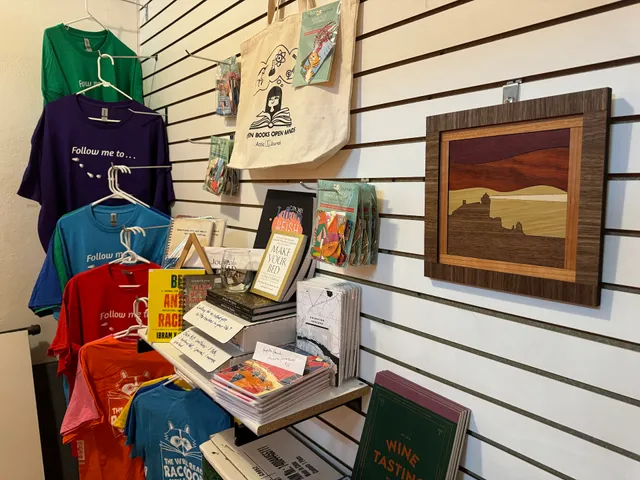 The Well Read Raccoon Books & Curiosities, LLC