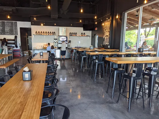 Aviator Pizza & Drafthouse