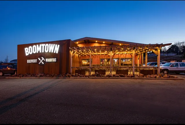 BoomTown Woodfire Bar & Grill | Eveleth, MN