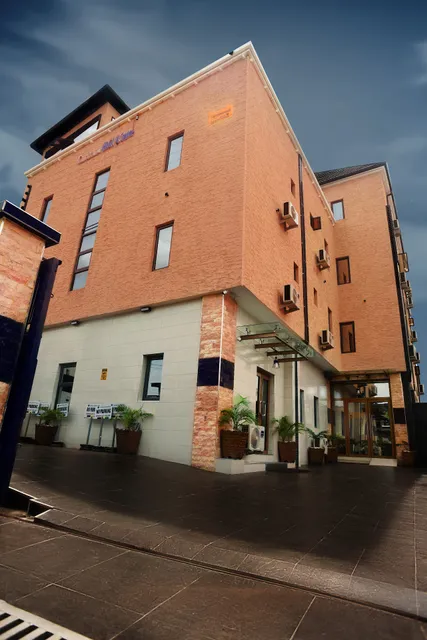 Carizma Hotel & Suites Ltd, off Airport Road (Oshodi)