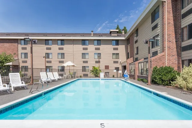 Quality Inn & Suites Clackamas - Portland