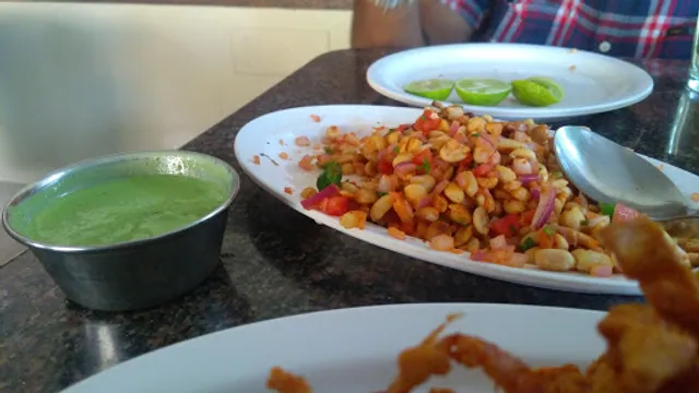 Vi Ra's Bar and Restaurant