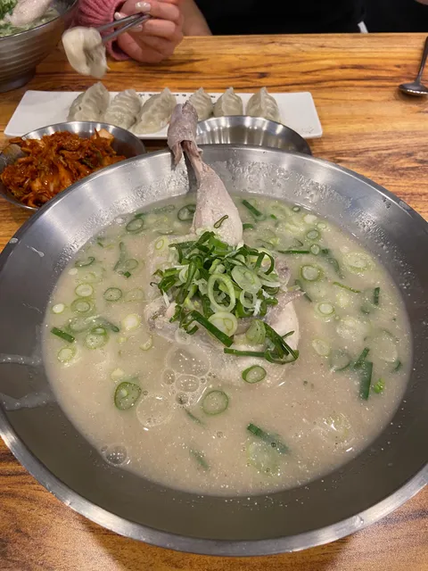 닭한마리칼국수