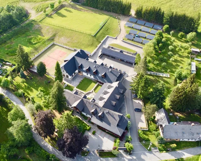 HOLZBERG - Ubytování, Wellness, Restaurace