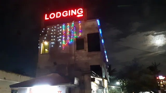 Hotel Rahi Restaurant Bar & Lodging