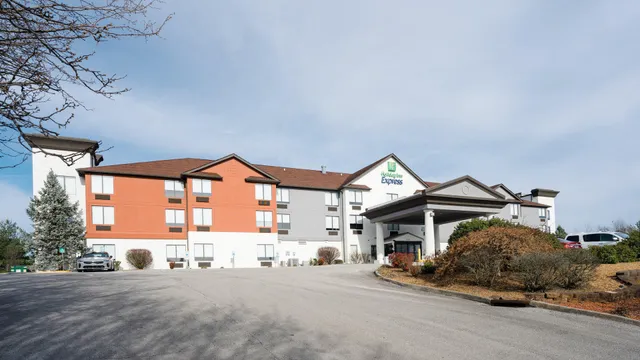 Holiday Inn Express & Suites Knoxville-North-I-75 Exit 112 by IHG