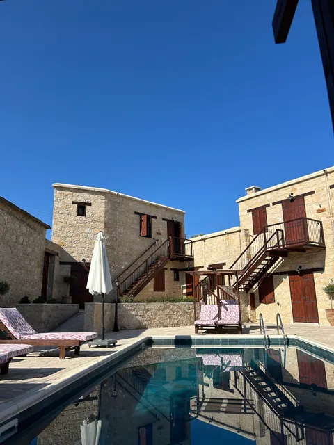 Stone Court Studios Giolou