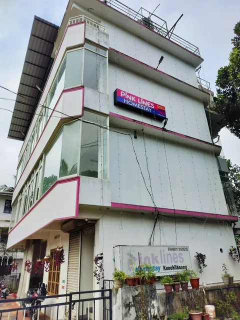 Pinklines Homestay