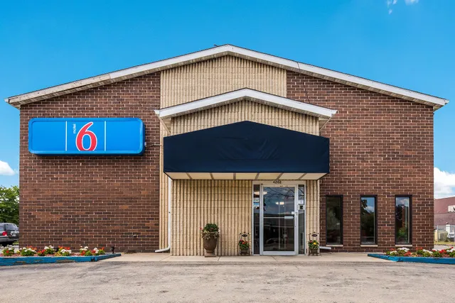 Motel 6 Madison, WI - East