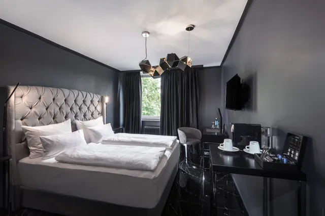 Hotel Belmont Classic