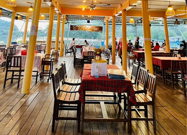 Chao Lay Seafood Restaurant