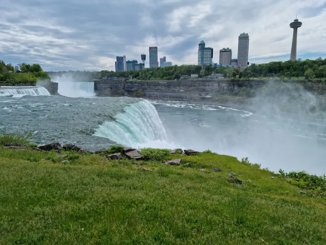Niagara Falls Visitor Center Parking Lot 1