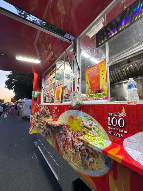 Hefty Gyros Food Truck