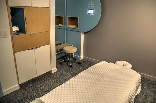 Squeeze Massage - Charlotte