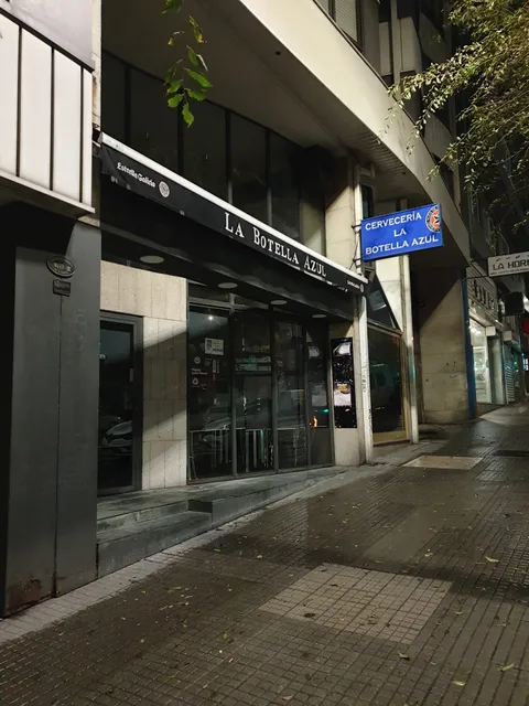 La Botella Azul
