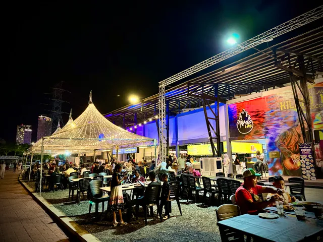 Arang Cafe - Kilang Makan