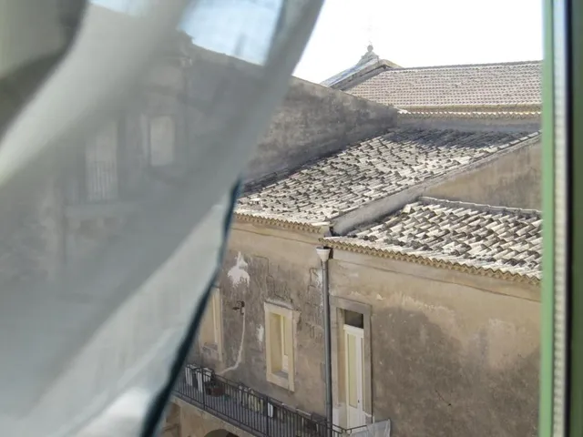 Kalotè - On The Roofs