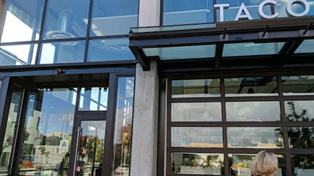 Lola 55 Tacos & Cocktails