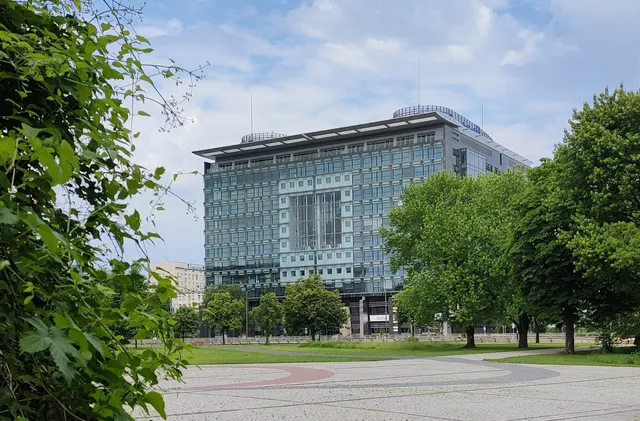 Aleja Armii Ludowej 26