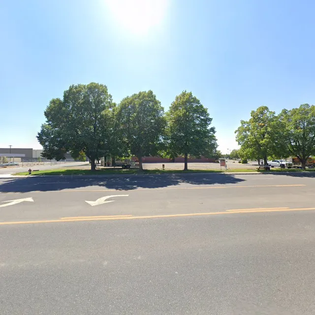 Rimrock Mall Food Truck Court