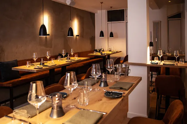 drei11 Cocktail & Wine Bar