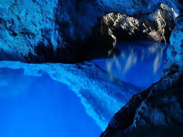 Hello Blue Cave - Boat Tours