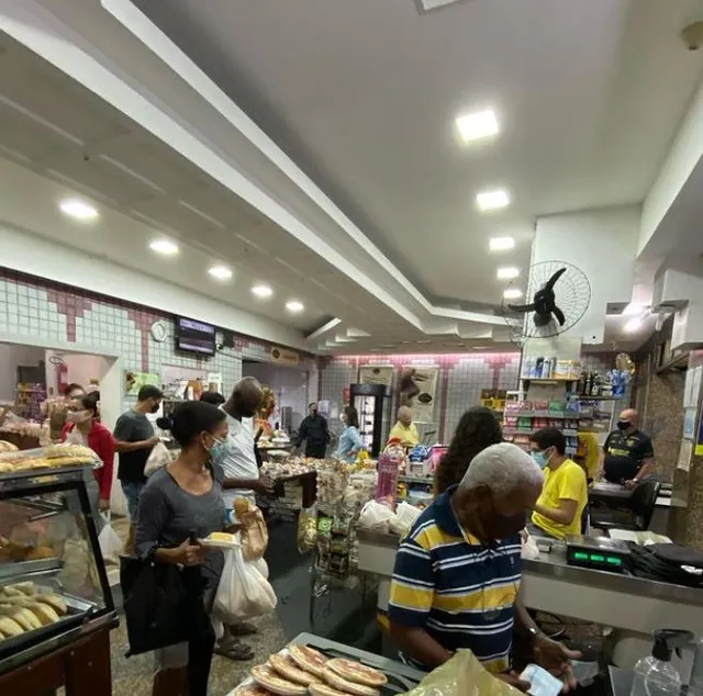 Marias Pães & Delícias: Pães, tortas, salgados, saladinhos de festa ,almoço e café da manhã